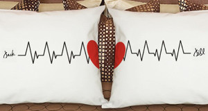 Zdroj: www.picstopin.com Newlywed-Pillowcases-w_1