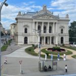 Výhled z 2+2 školy matematiky v Brně na Mahenovo divadlo